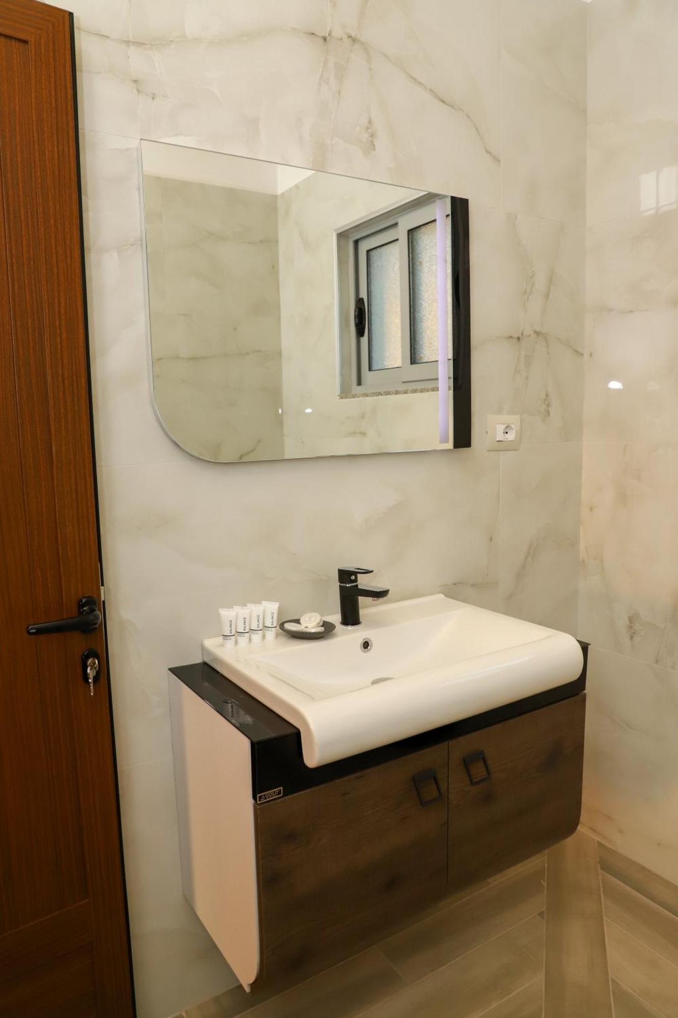 Georgemishel Guest House Berat Esterno foto