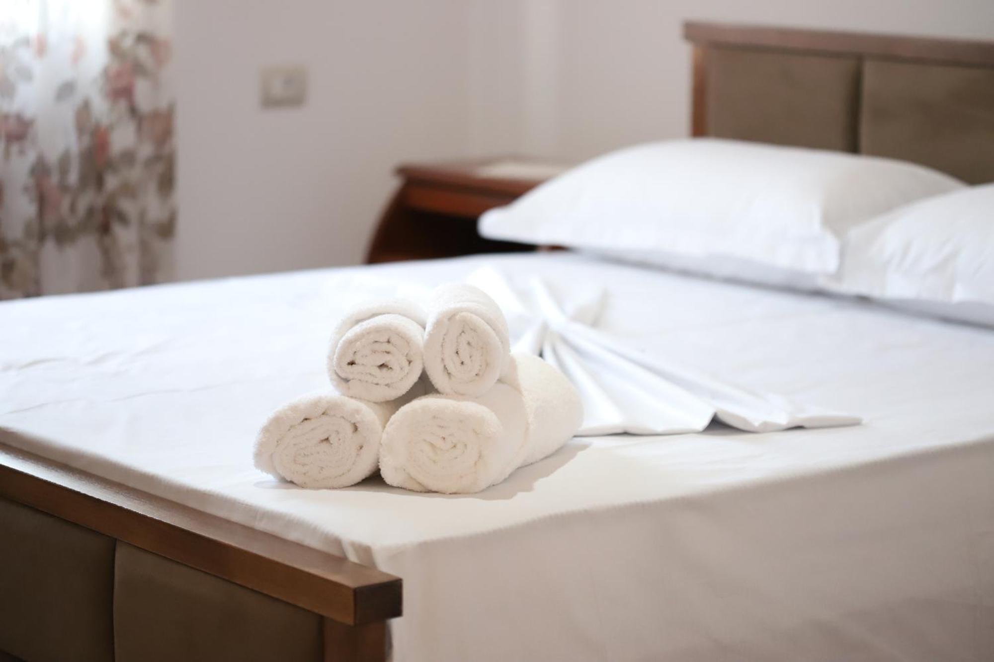 Georgemishel Guest House Berat Esterno foto