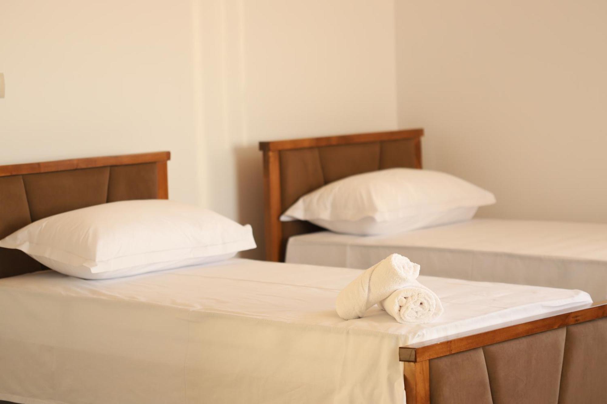 Georgemishel Guest House Berat Esterno foto
