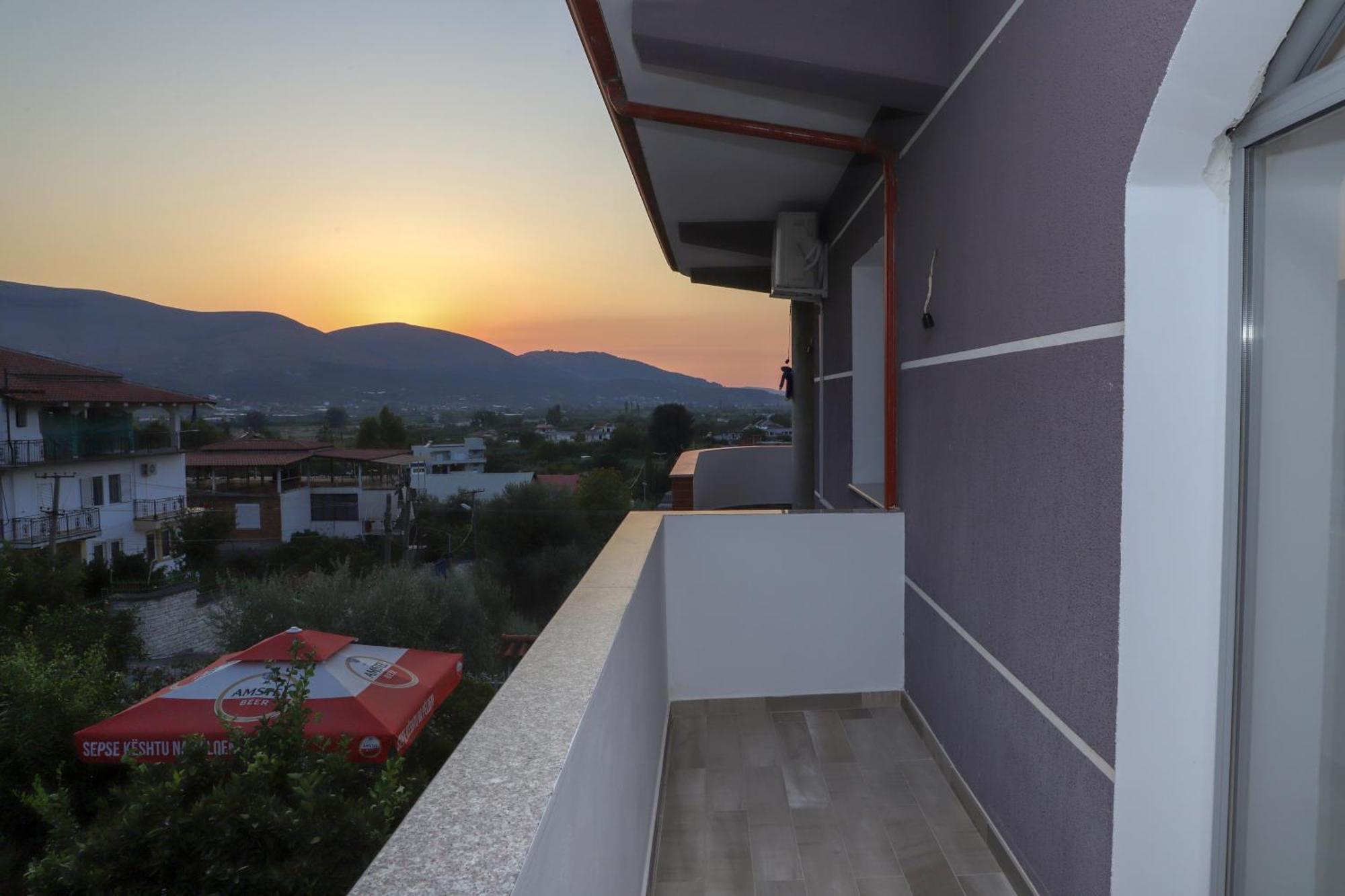 Georgemishel Guest House Berat Esterno foto