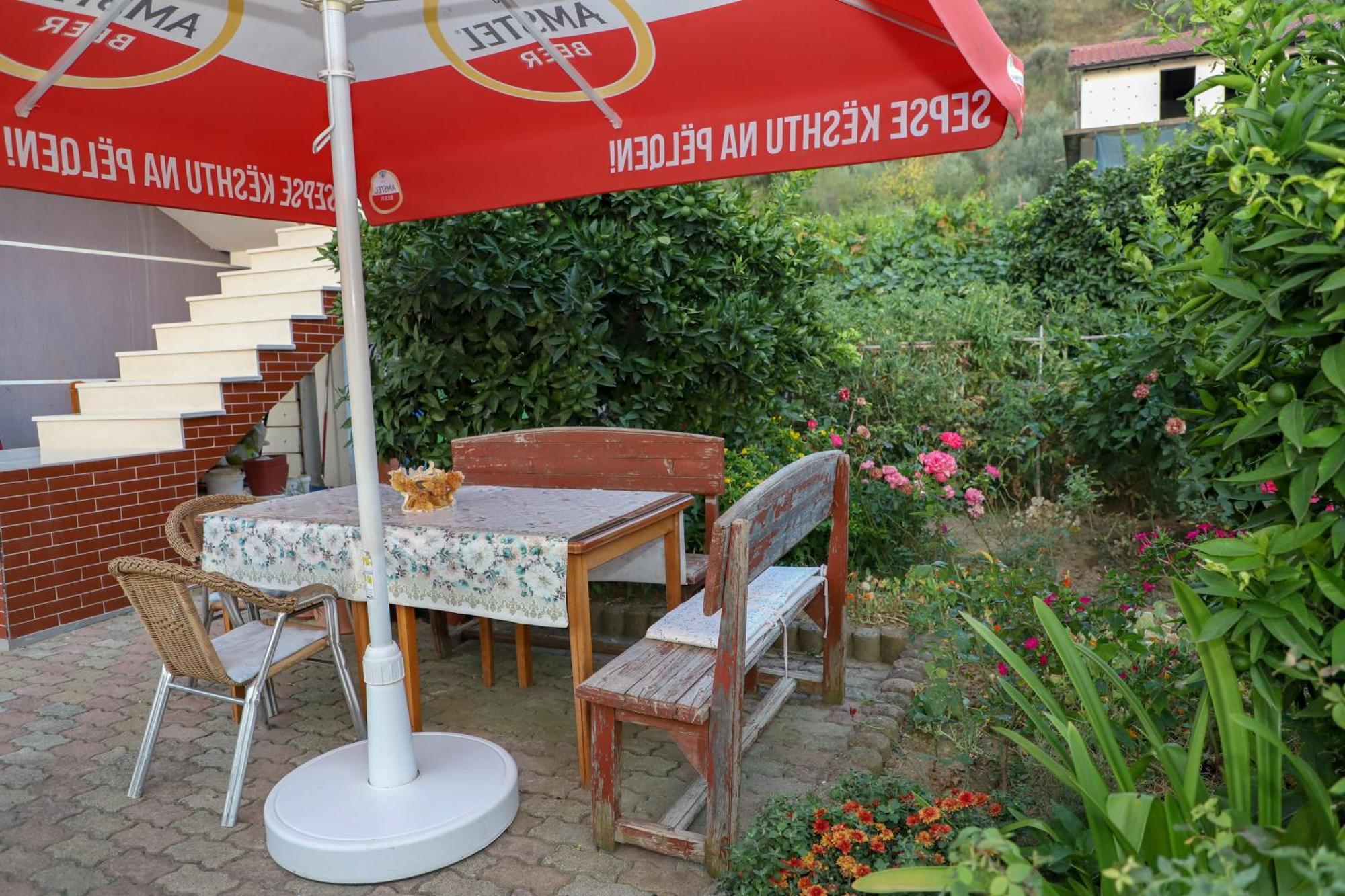 Georgemishel Guest House Berat Esterno foto