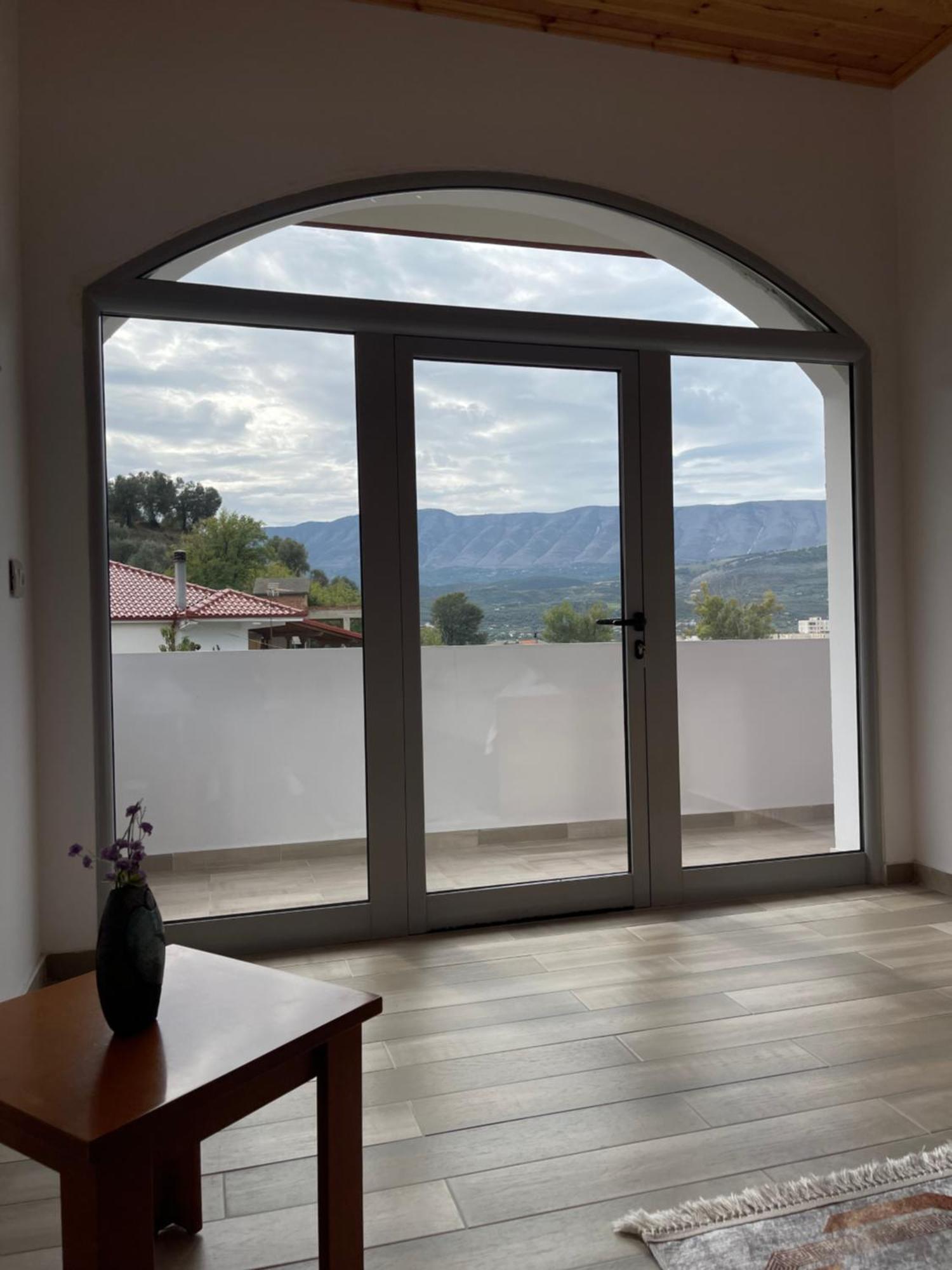 Georgemishel Guest House Berat Esterno foto