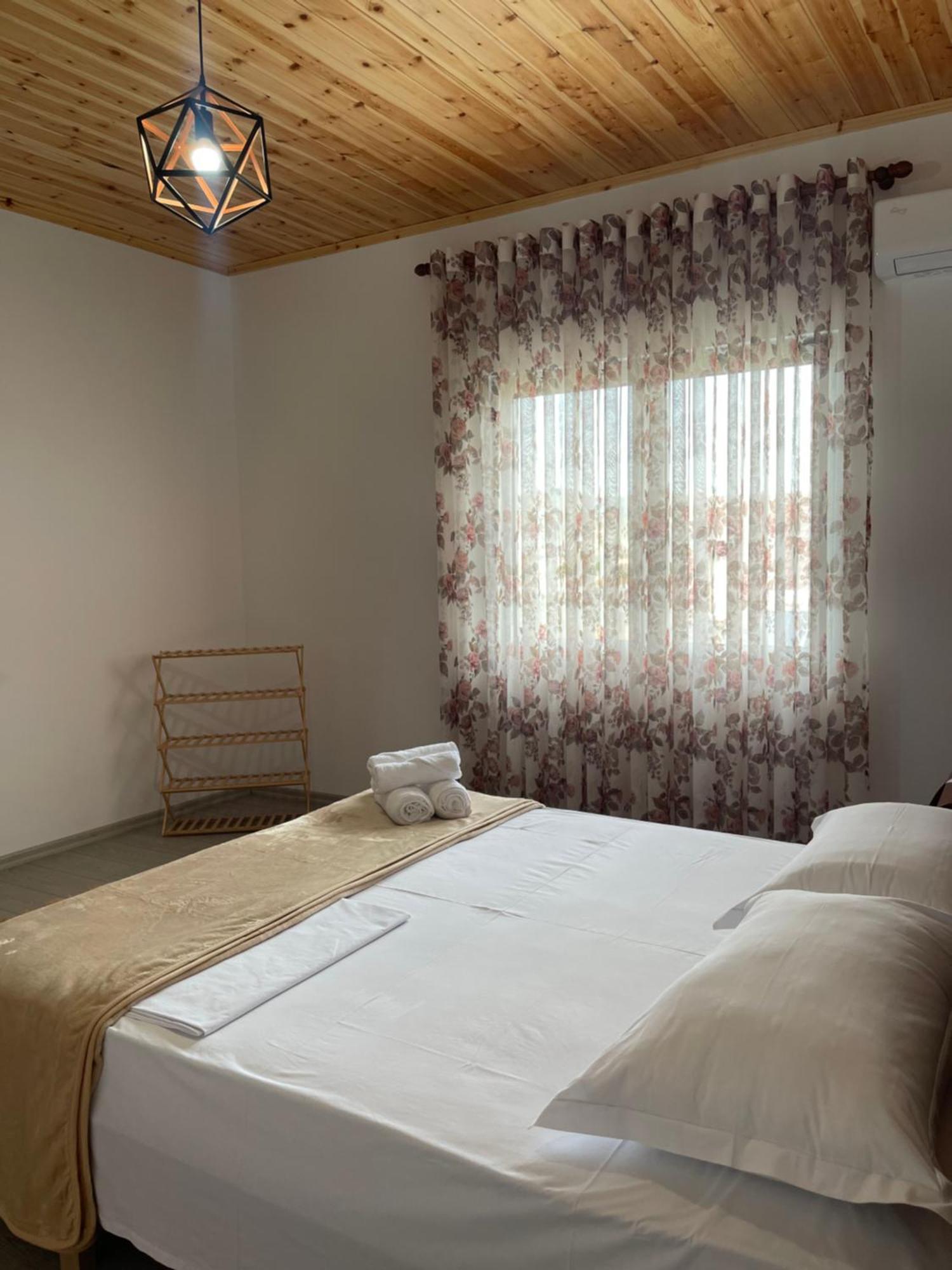 Georgemishel Guest House Berat Esterno foto