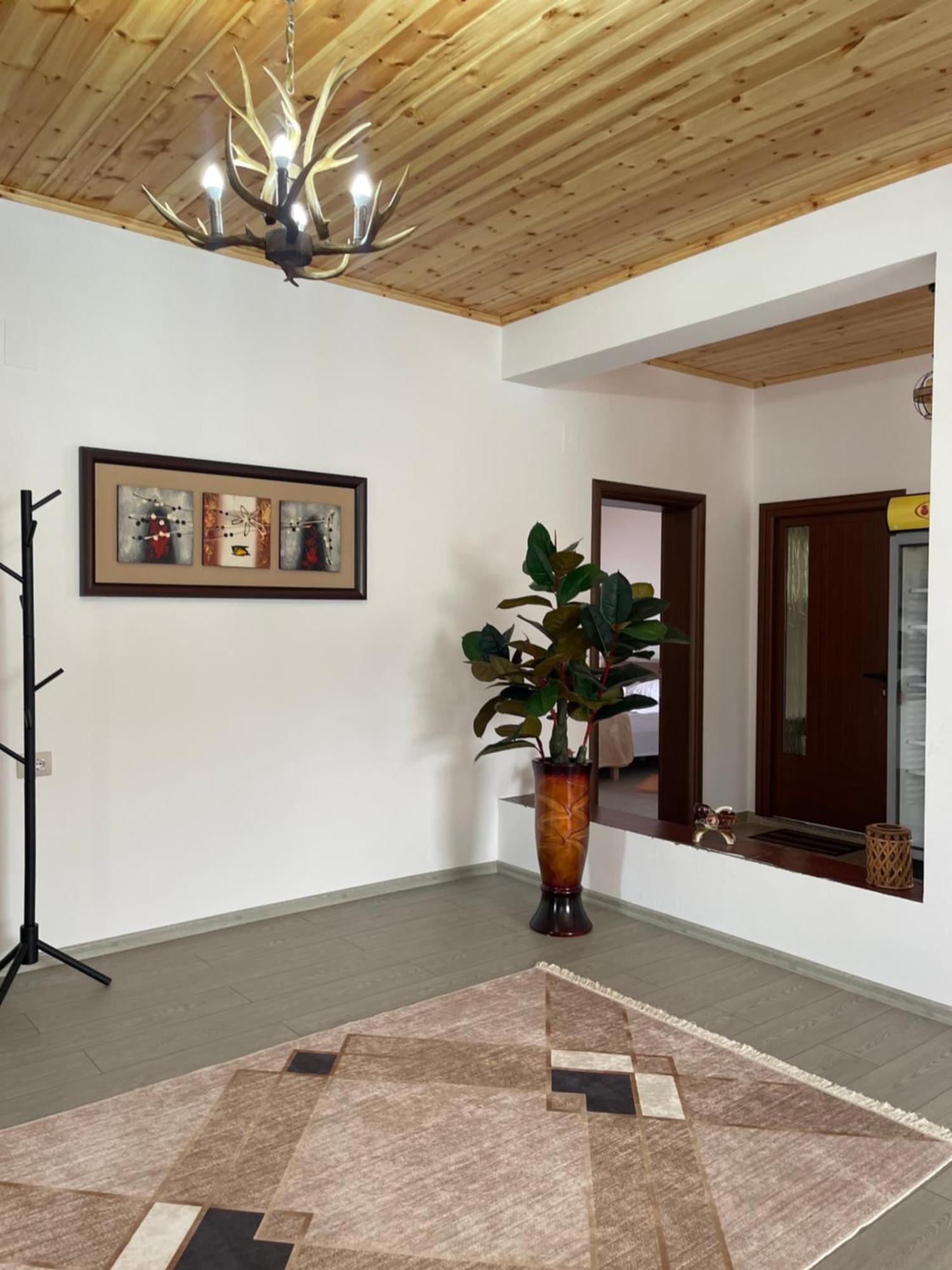 Georgemishel Guest House Berat Esterno foto