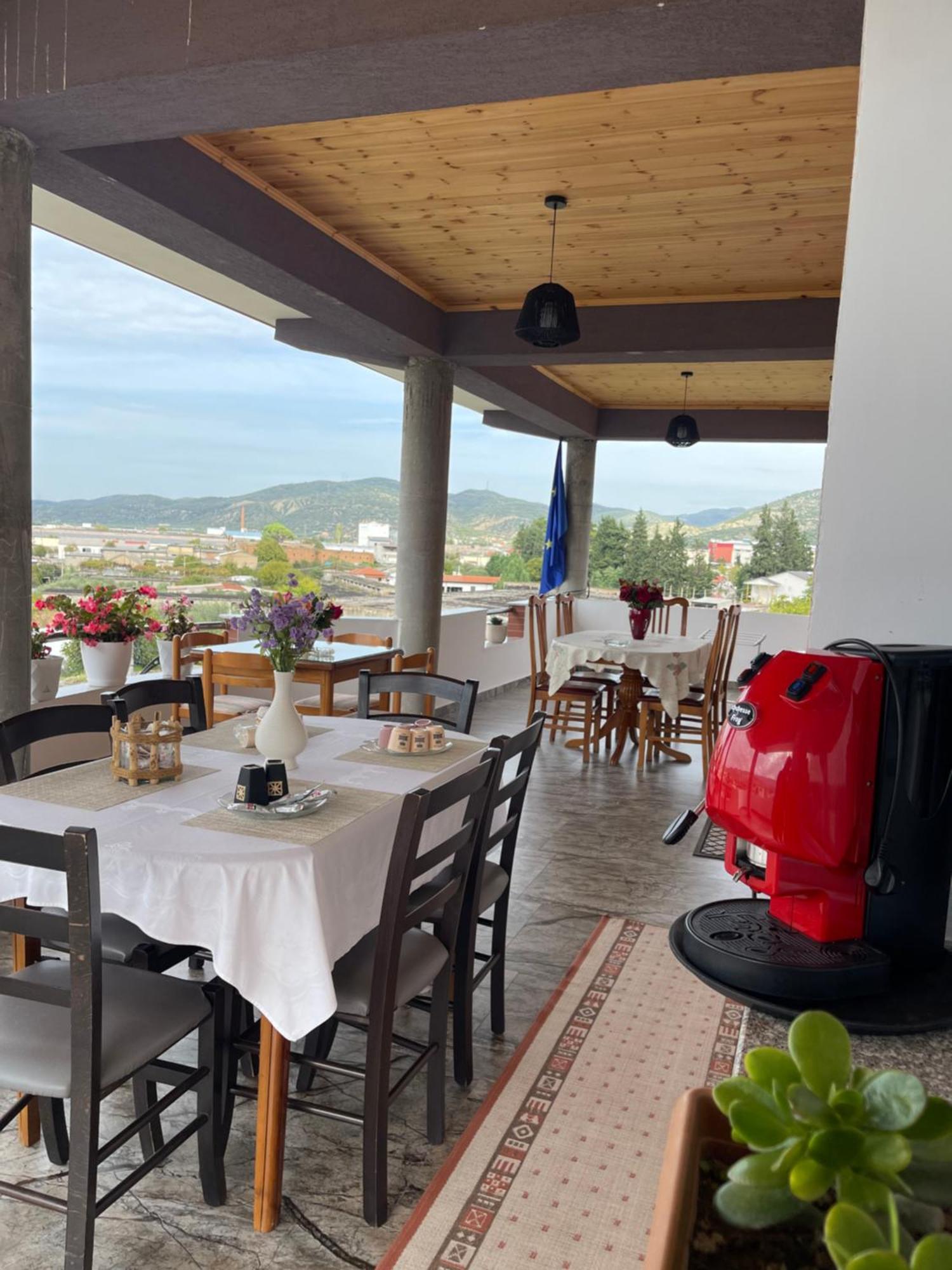 Georgemishel Guest House Berat Esterno foto
