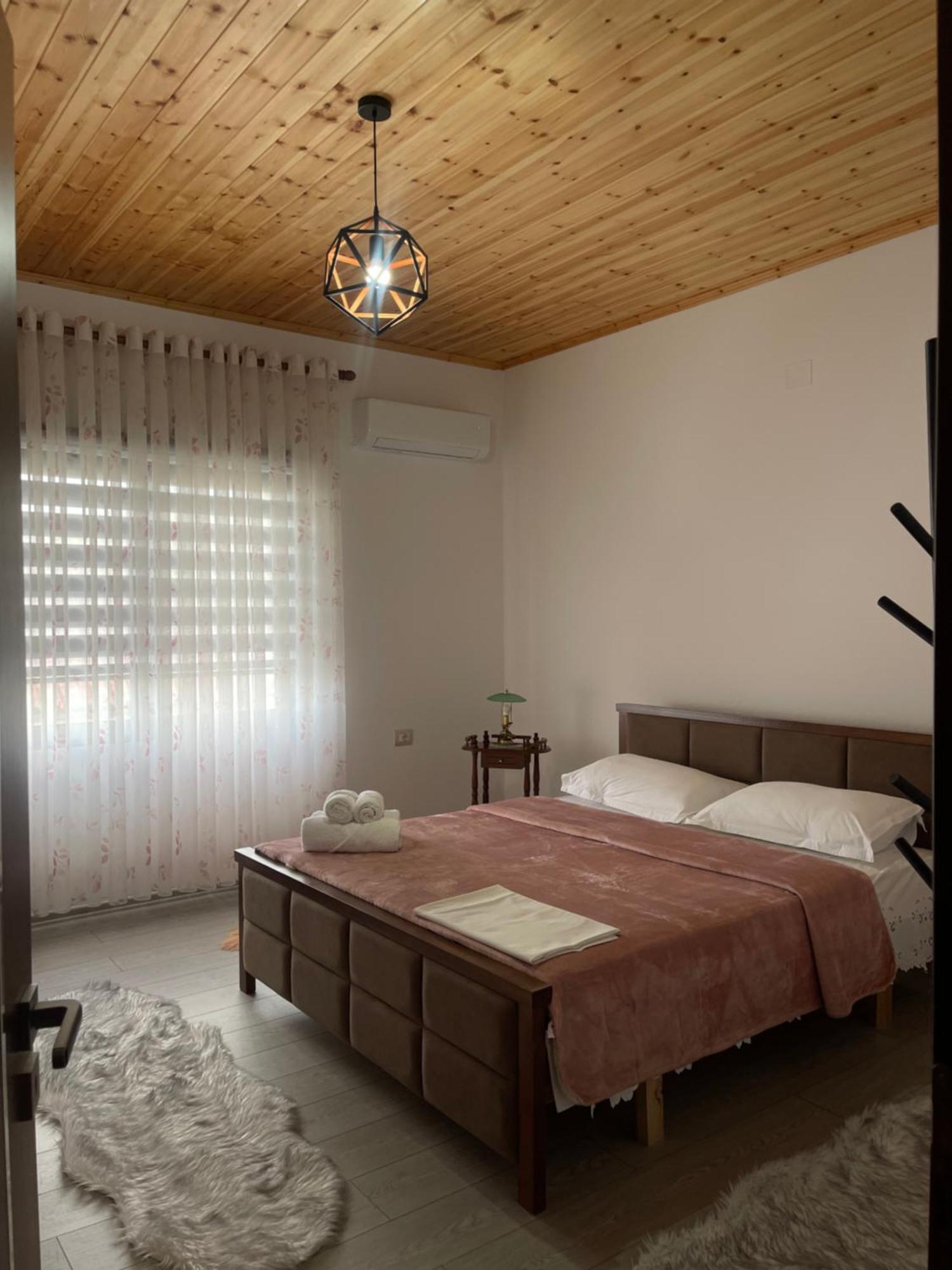 Georgemishel Guest House Berat Esterno foto